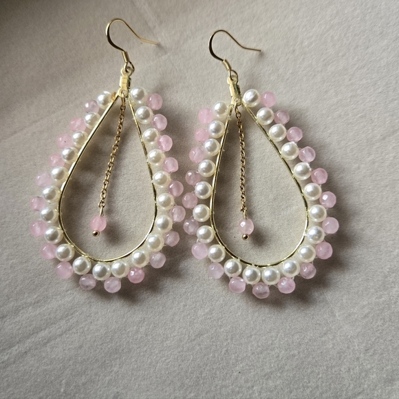 Pink jade and synthetic teardrop earrings. - Picture 3 of 5